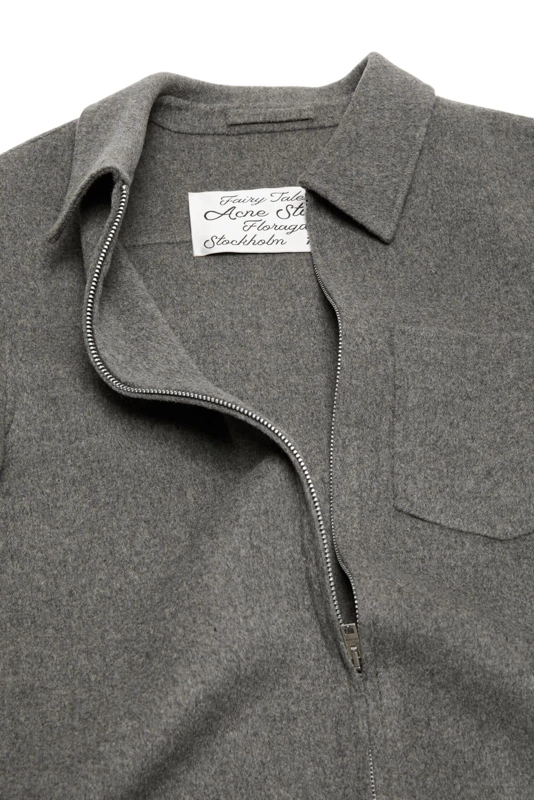 Close-up of the shirt jacket’s collar and label
