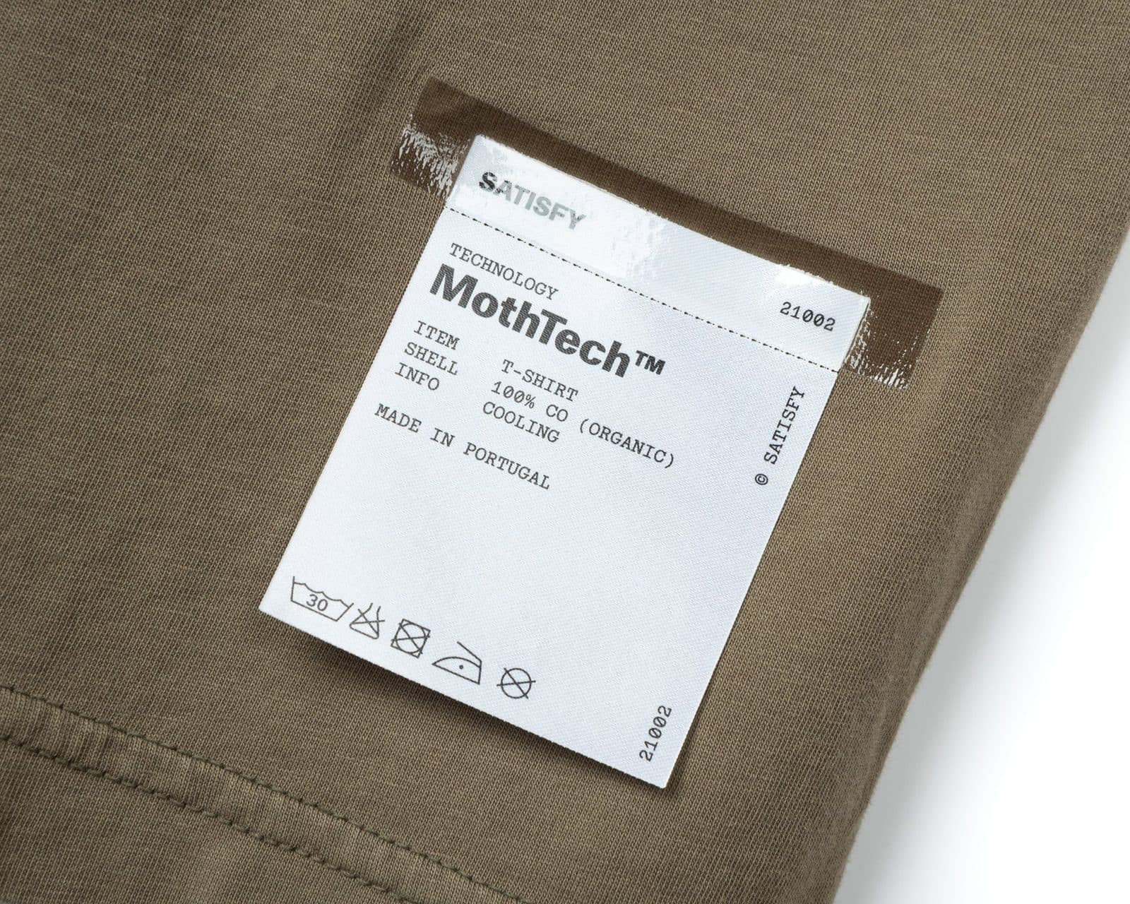 Product and detail: Label and fabric
